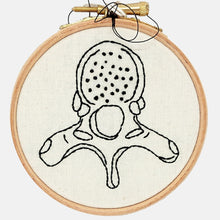Load image into Gallery viewer, Anatomie, Os kit de Broderie - VintageMadbyM